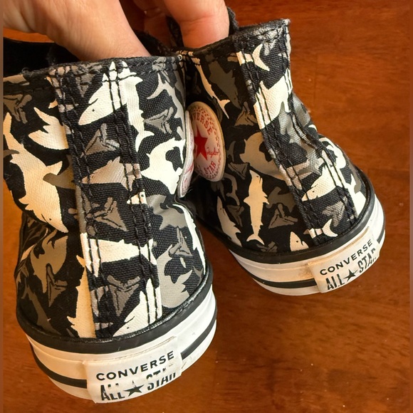 CONVERSE Chuck Taylor All Star Shark Bite Easy-On Toddler Sz 10✨ - Picture 4 of 6